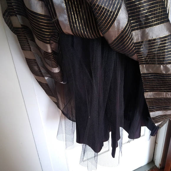 VINTAGE 1950s Strapless Black Metallic Silver and Gold Evening Dress with Shawl - Picture 11 of 15